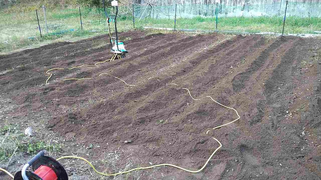 家庭菜園程度なら数十分で作業完了